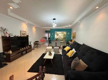 Casa · 195m² · 3 Quartos · 4 Vagas · Sobrado em Cerâmica