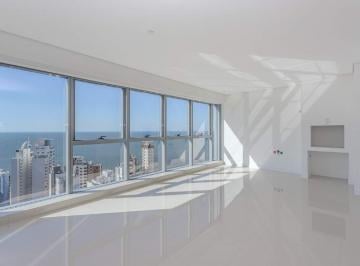 Apartamento · 165m² · 4 Quartos · 3 Vagas · Apartamento à venda no Centro em Balneário Camboriú.