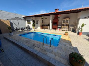 Casa de 3 quartos, Itanhaém · Casa na praia com piscina e 3 quartos em Itanhaém.