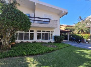 Casa · 257m² · 3 Quartos · 3 Vagas ·
Casa à venda na Av.Lúcio Costa, Barra da Tijuca, 3 quartos sendo 2