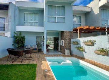 Casa · 110m² · 3 Quartos · 2 Vagas · LINDO SOBRADO DE ALTO PADRÃO MOBILIADO NA PRAIA DE PIÇARRAS