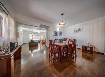 07d3442d-dbe1-4985-956a-94839a217a14 · Espetacular casa para venda em Vila Mariana com 6 quartos, sendo 4 suítes, 256m²
