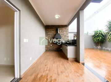 Casa · 181m² · 3 Quartos · 4 Vagas · Casa sobrado de 181m² com 3 quartos para alugar no Vila do Golf, Ribeirão Preto/SP