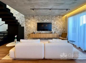 Apartamento · 234m² · 3 Quartos · 2 Vagas · Apartamento estilo casa com vista para a Lagoa da Conceição, no Condomínio Botanique