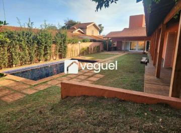 Casa · 420m² · 4 Quartos · 6 Vagas · Casa em condomínio com 420 m² com 4 quartos sendo 4 suítes para alugar, em Bonfim Paulista/SP.