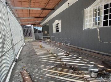 Casa · 150m² · 3 Quartos · 5 Vagas · Casa toda na laje com 3 quartos sendo 1 suíte na Quadra 405 do Recanto das Emas