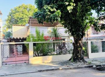 Casa · 341m² · 3 Quartos · 4 Vagas · CASA a venda em rua tranquila com guarita, ideal para quem busca conforto, privacidade e seguranca.
