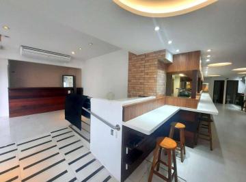 4c42a15bf6127dbc0ecfb3f470959f4df0c5f819 · Loja comercial com 122 m², localizada no Centro de Florianópolis, ao lado da Praça XV.