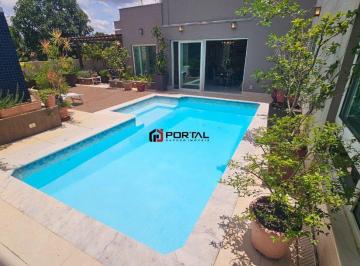 Casa · 700m² · 5 Quartos · 6 Vagas · Casa aconchegante à venda na Granja Viana !!!