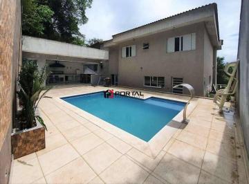 Casa · 379m² · 3 Quartos · 2 Vagas · Cond. Vila Verde (Km 36 Raposo) - 3 suítes, piscina, edícula! Transurb.