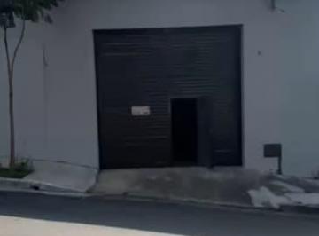 Comercial · 300m² · 5 Vagas · Galpão na Rua Clara Camarão, N. 160 • 300 m²