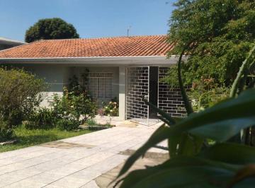 Casa de 4 quartos, Curitiba · CASA ESPAÇOSA COM 4 QUARTOS, ESCRITÓRIO E FACE LESTE EM CURITIBA
