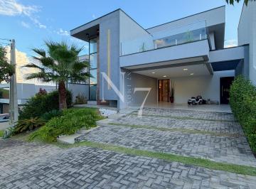 Casa · 300m² · 4 Quartos · 4 Vagas · Sobrado de Alto Padrão com 4 Suítes em Condomínio Fechado!