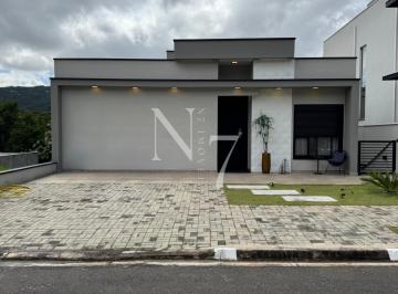 Casa · 255m² · 5 Quartos · 2 Vagas · Casa de Condomínio 5 Dormitórios, Piscina e Gourmet com vista para a Natureza!