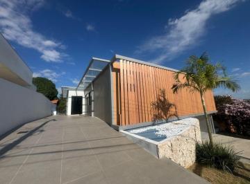 Casa de 4 quartos, Brasília · SHIS QI 17 CASA REFORMADA Á VENDA