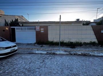 Casa de 3 quartos, João Pessoa · Casa com 220 m² 3 quartos à venda em Mangabeira
