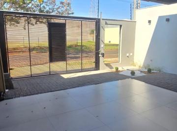 Casa · 130m² · 3 Quartos · 2 Vagas · Casa à venda em Maringá, Jardim Oriental, com 3 quartos, 130 m², com piscina aquecida e alto padrão