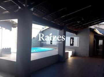 Casa · 80m² · 3 Quartos · 2 Vagas · Casa à Venda em Uberlândia no Loteamento Residencial Pequis com 3 Quartos, sendo 1 Suíte, Varanda Go