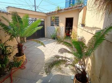 Casa de 3 quartos, São Vicente · Sobrado, próximo ao Centro e VLT, dois dormitórios mais edícula