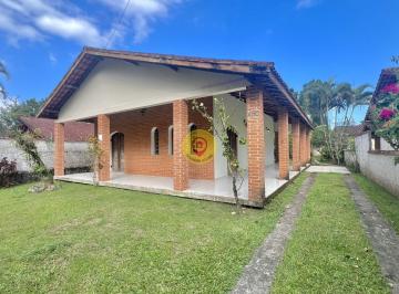 Casa · 163m² · 3 Quartos · 2 Vagas · Casa à Venda em Rua Sem Saída – Tranquilidade e Espaço