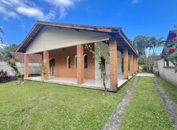 Casa · 163m² · 3 Quartos · 2 Vagas · Casa à Venda em Rua Sem Saída – Tranquilidade e Espaço