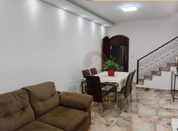 Casa de 4 quartos, Mogi das Cruzes · Lindo Sobrado com dormitórios no térreo, churrasqueira e excelente localização na Vila Oliveira