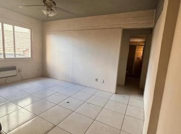 Apartamento · 51m² · 1 Quarto · Apartamento 1 dormitorio, com 2 elevadores e 50 M² no Centro Histórico.