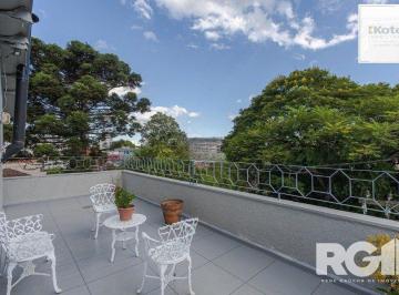 Apartamento · 160m² · 3 Quartos · 2 Vagas · Cobertura desocupada com 3 Quartos e Área Gourmet em Porto Alegre