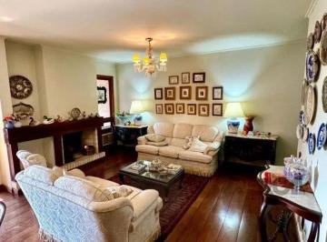 Apartamento · 290m² · 3 Quartos · 2 Vagas · Cobertura duplex a venda semi mobiliada no bairro Petrópolis.