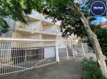 Apartamento · 72m² · 2 Quartos · Apartamento térreo de 2 dormitórios no bairro Moinhos de Vento