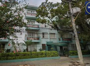 Apartamento · 56m² · 2 Quartos · Apartamento Reformado no Menino Deus – 2 Dormitórios, Ótima Posição Solar