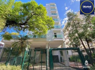 Apartamento · 110m² · 1 Quarto · 3 Vagas · Cobertura de um dormitório, suíte e duas vagas de garagem no bairro São João POA