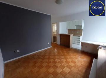 Apartamento · 43m² · 1 Quarto · Apartamento de 1 dormitório à venda em Menino Deus, Porto Alegre.