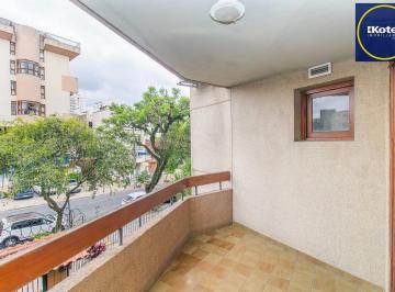 Apartamento · 94m² · 2 Quartos · 1 Vaga · Apartamento de 2 dormitórios e 94m² à venda em Petrópolis, Porto Alegre.