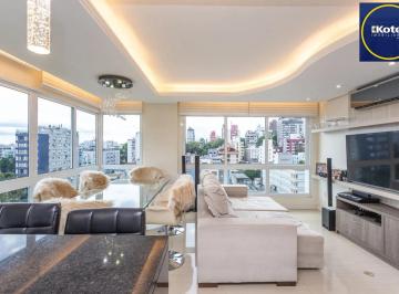 Apartamento de 2 quartos, Porto Alegre · Apartamento de 2 quartos, suíte e 2 vagas de garagem no bairro Bela Vista em POA