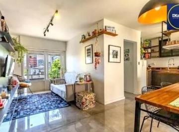 Apartamento · 65m² · 2 Quartos · Apartamento na Cidade Baixa de 1 dormitório e dependência REFORMADO