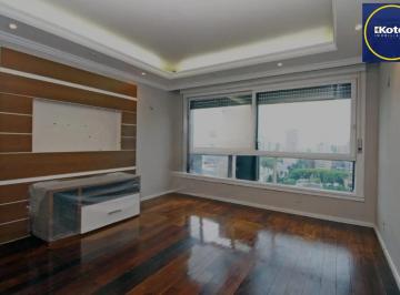 Apartamento · 121m² · 3 Quartos · 1 Vaga · Apartamento de Alto Padrão no Moinhos de Vento: 121m² de Conforto e Luxo!