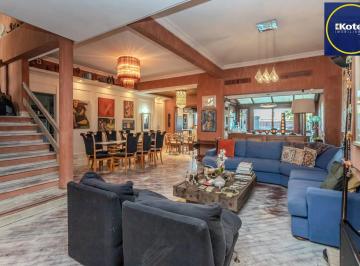 Casa · 345m² · 5 Quartos · 3 Vagas · Casa à venda - em Três Figueiras