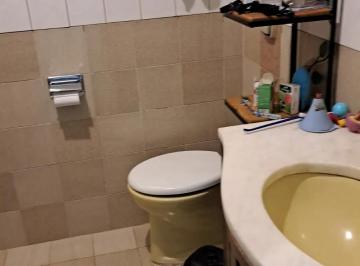 Banheiro Suíte · Apartamento a venda 2 dormitórios bairro Rio Branco