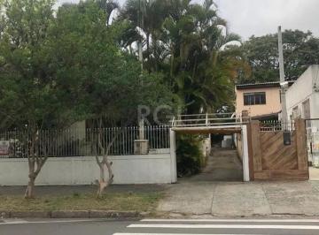 Casa · 200m² · 3 Quartos · 9 Vagas · Casa/terreno medindo 200m² de privativo, 550m² totais  no bairro Partenon, 9 vag