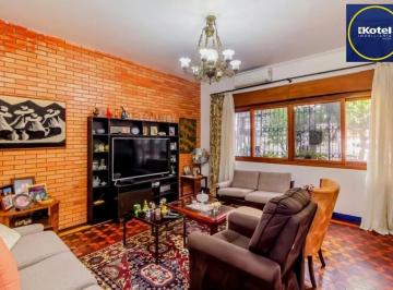 hlqnc6hxf2nkjrhm8x2hntn3a9dv · Casa à venda - em Menino Deus