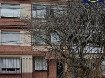 Apartamento · 61m² · 2 Quartos · Apartamento térreo, 2 dormitórios no Menino Deus