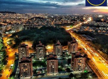 Apartamento · 58m² · 2 Quartos · 1 Vaga · Apartamento de 2 quartos e 1 vaga de garagem no bairro Jardim Carvalho em POA/RS