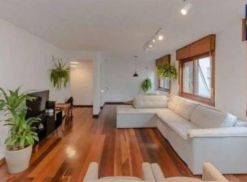 Apartamento · 137m² · 3 Quartos · 2 Vagas · Apartamento com 3 quartos, 1 vaga e elevador no Petrópolis, Porto Alegre.