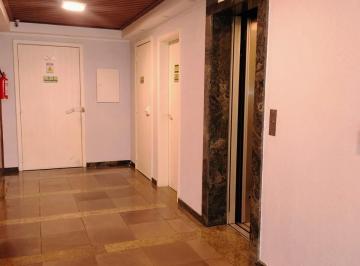 Comercial de 2 quartos, Porto Alegre · Sala ampla pois é ligada a outra ao lado do Colégio Santa Inês perto do Zaffari.