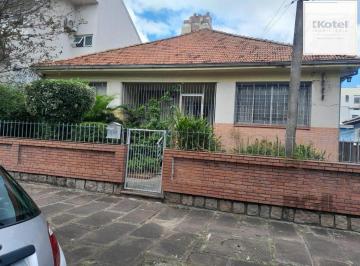 Casa · 320m² · Casa de 5vquartos e 3 vagas de garagem no bairro Santana em Porto Alegre