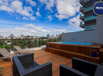 Apartamento · 295m² · 3 Quartos · 2 Vagas · Cobertura com piscina em frente a praça da Encol no bairro Bela vista.