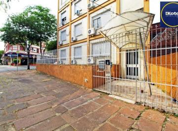 Apartamento · 68m² · 2 Quartos · Apartamento de 2 (dois) dormitórios, com excelente localização, no Bairro Petróp