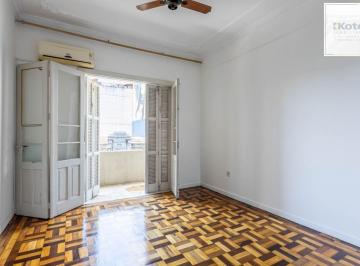 Apartamento · 79m² · 2 Quartos · Vende-se apartamento com 2 quartos, 79 m² e sacada - Centro Histórico