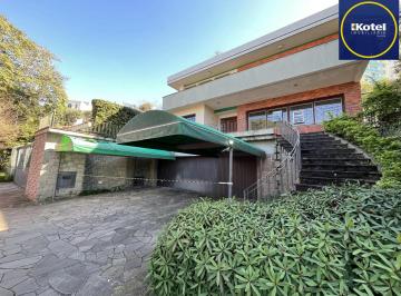 Casa de 4 quartos, Porto Alegre · Casa de 4 quartos, 2 suítes e 2 vagas de garagem no bairro Boa Vista em POA
